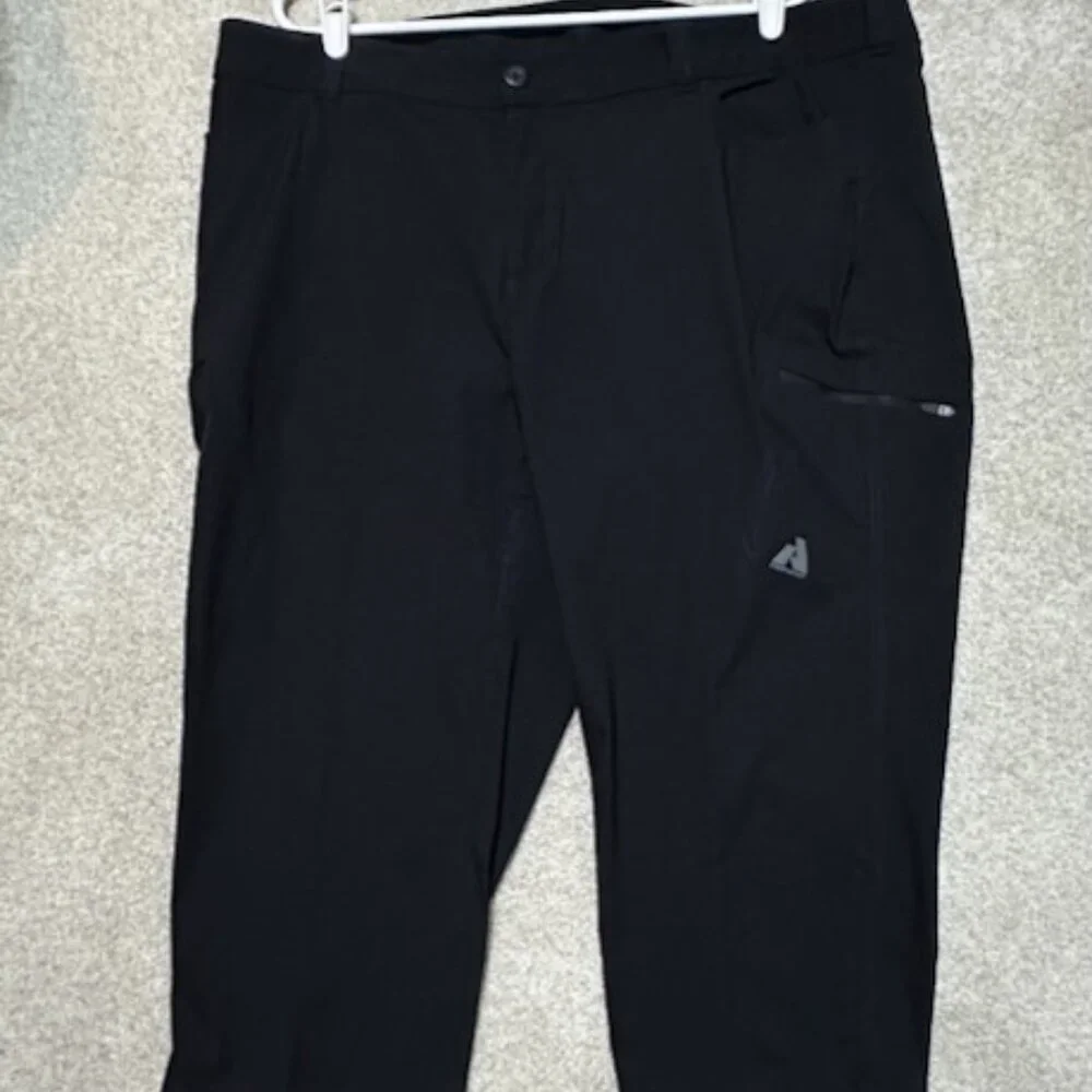 Eddie Bauer First Ascent Guide Pro Crop Capri Pants Black 22W - Picture 1 of 6
